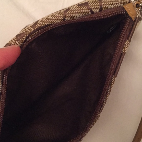 Coach Buckle C Wristlet - Picture 4 of 5